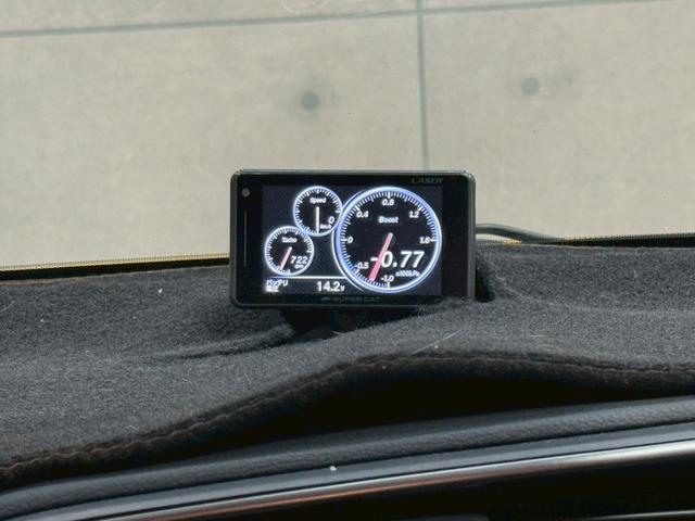 シビック ハッチバック ホンダセンシング イエローエッヂライン HKSマフラー 社外テールランプ 純正ナビ フルセグTV バックカメラ アームレストカーボン調 シートカバー シートヒーター ステアスイッチ レーダー探知機 スマートキー ETC(40枚目)