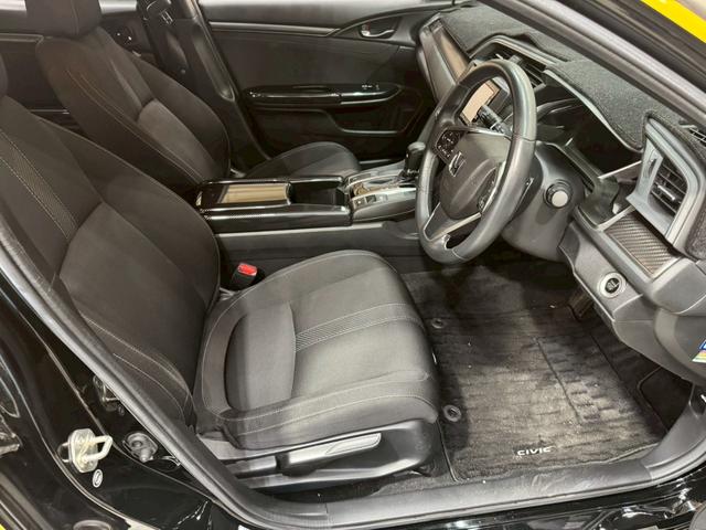 シビック ハッチバック ホンダセンシング イエローエッヂライン HKSマフラー 社外テールランプ 純正ナビ フルセグTV バックカメラ アームレストカーボン調 シートカバー シートヒーター ステアスイッチ レーダー探知機 スマートキー ETC(53枚目)