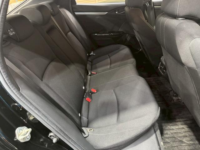 シビック ハッチバック ホンダセンシング イエローエッヂライン HKSマフラー 社外テールランプ 純正ナビ フルセグTV バックカメラ アームレストカーボン調 シートカバー シートヒーター ステアスイッチ レーダー探知機 スマートキー ETC(59枚目)