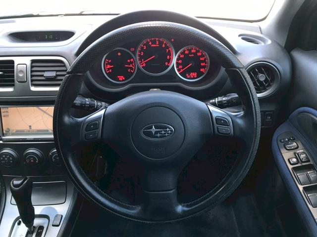 インプレッサ WRX 2004 Vリミテッド STIフロントスポイラー・マフラー 大型リアスポイラー ボンネットダクト 社外HDDナビ HIDヘッドライト 17インチアルミ ステアスイッチ 4WD・ターボ M/Tモード リモコンキー ETC車載器(25枚目)