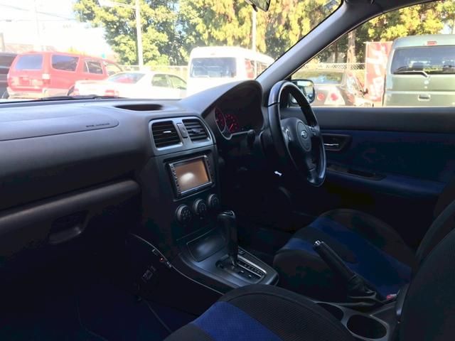 インプレッサ WRX 2004 Vリミテッド STIフロントスポイラー・マフラー 大型リアスポイラー ボンネットダクト 社外HDDナビ HIDヘッドライト 17インチアルミ ステアスイッチ 4WD・ターボ M/Tモード リモコンキー ETC車載器(44枚目)