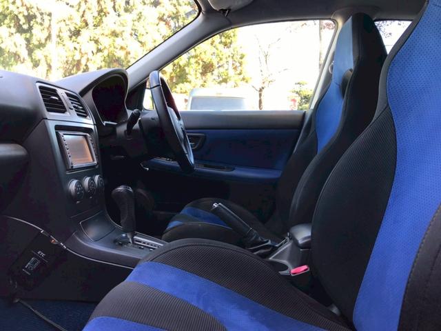 インプレッサ WRX 2004 Vリミテッド STIフロントスポイラー・マフラー 大型リアスポイラー ボンネットダクト 社外HDDナビ HIDヘッドライト 17インチアルミ ステアスイッチ 4WD・ターボ M/Tモード リモコンキー ETC車載器(45枚目)