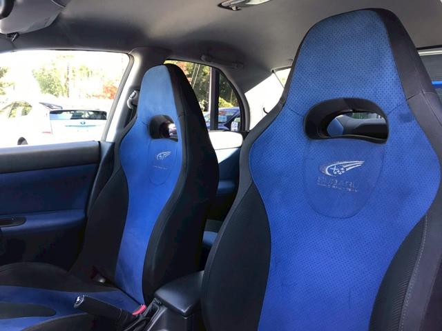 インプレッサ WRX 2004 Vリミテッド STIフロントスポイラー・マフラー 大型リアスポイラー ボンネットダクト 社外HDDナビ HIDヘッドライト 17インチアルミ ステアスイッチ 4WD・ターボ M/Tモード リモコンキー ETC車載器(46枚目)