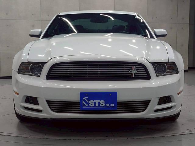 FORD MUSTANG V6 COUPE PREMIUM
