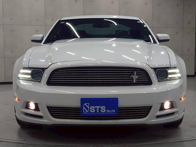 FORD MUSTANG V6 COUPE PREMIUM