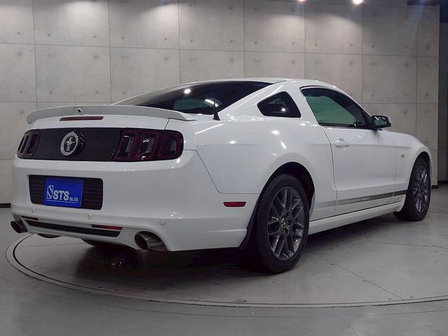 FORD MUSTANG V6 COUPE PREMIUM
