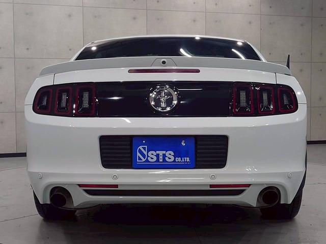 FORD MUSTANG V6 COUPE PREMIUM