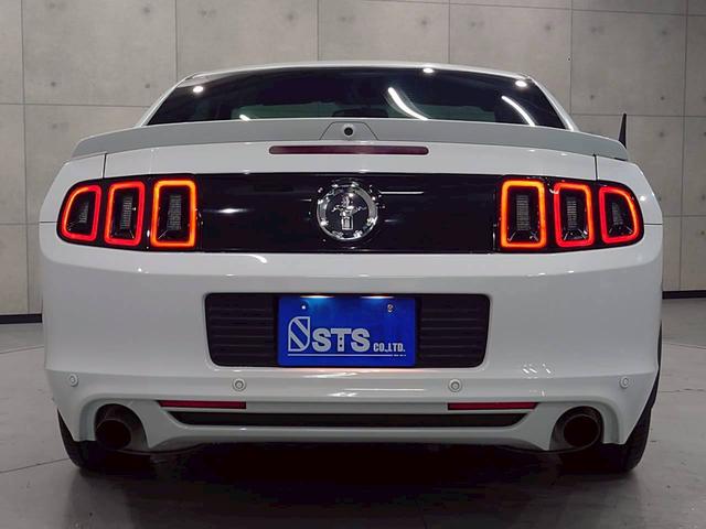 FORD MUSTANG V6 COUPE PREMIUM