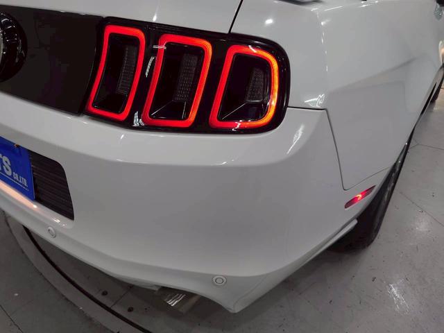 FORD MUSTANG V6 COUPE PREMIUM