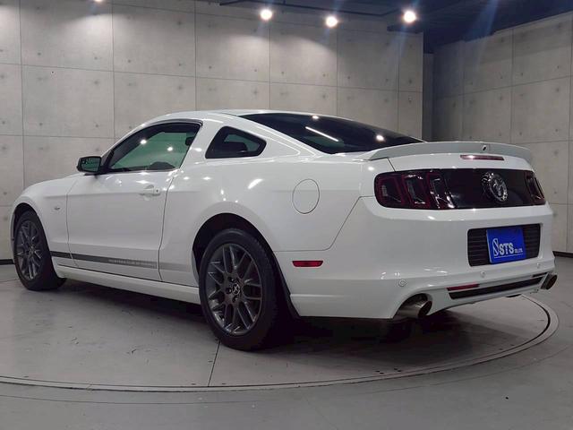 FORD MUSTANG V6 COUPE PREMIUM