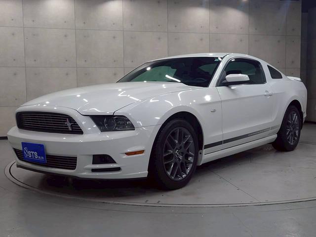 FORD MUSTANG V6 COUPE PREMIUM