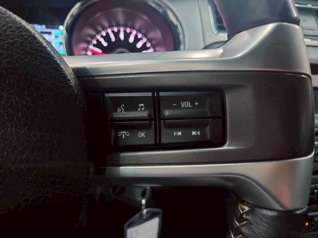 FORD MUSTANG V6 COUPE PREMIUM