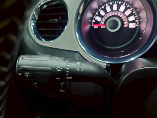 FORD MUSTANG V6 COUPE PREMIUM