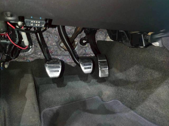 FORD MUSTANG V6 COUPE PREMIUM