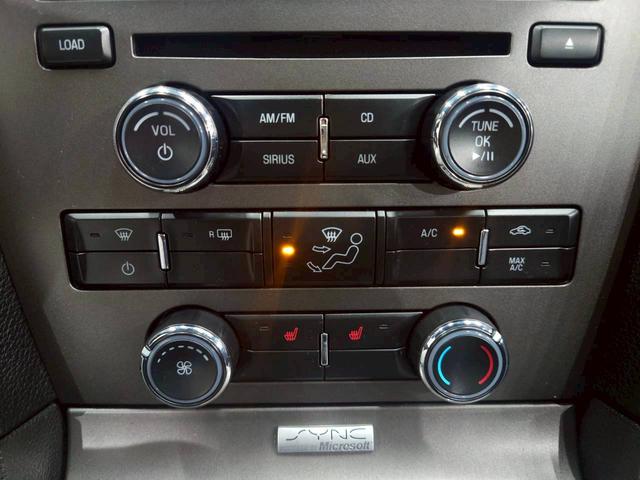 FORD MUSTANG V6 COUPE PREMIUM