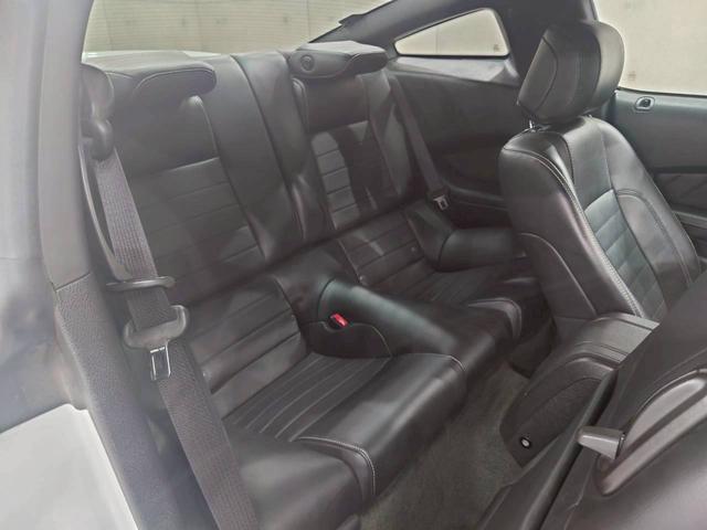 FORD MUSTANG V6 COUPE PREMIUM