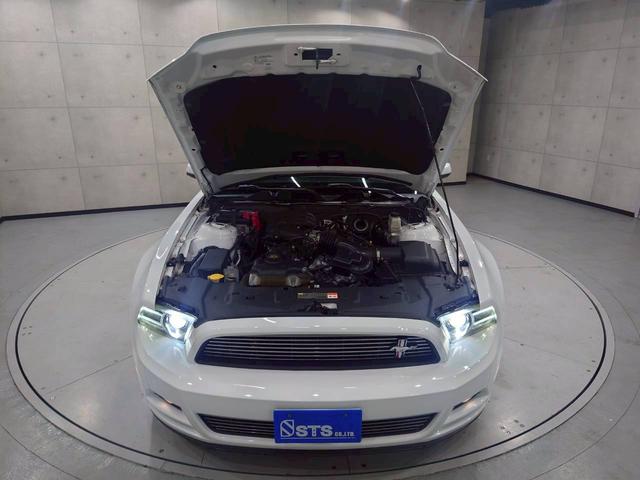 FORD MUSTANG V6 COUPE PREMIUM