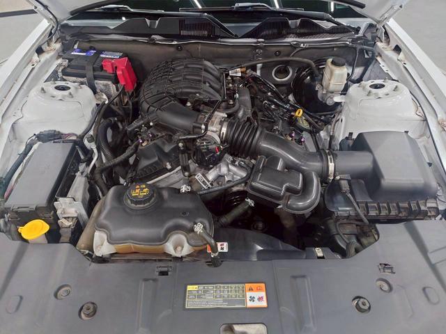 FORD MUSTANG V6 COUPE PREMIUM