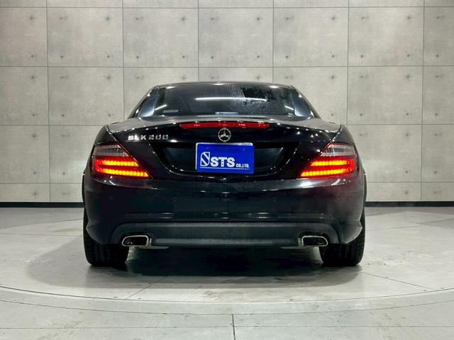 ＳＬＫ ＳＬＫ２００　純正ナビ　フルセグＴＶ　ＨＩＤヘッドライト　リアフォグ　純正１８インチＡＷ　黒革シート　メモリ付パワーシート　シートヒーター　ステアスイッチ　オートクルーズ　ソナー　レーダー探知機　スペアキー　ＥＴＣ（16枚目）