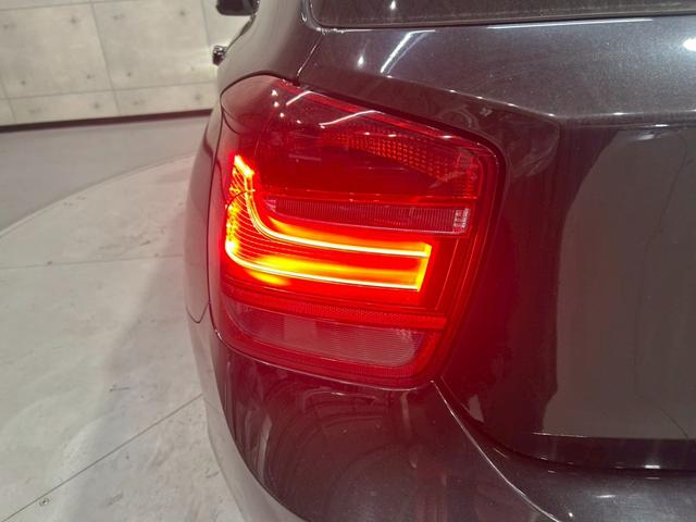 1シリーズ 116i スタイル ユーザー様直接仕入れ ワンオーナー 純正ナビ Bluetooth バックモニター HIDヘッドライト フォグ 純正16AW ハーフレザーシート 分割式リアシート リアワイパー リモコンキー 予備キー(17枚目)