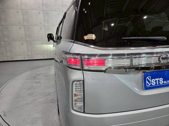 エルグランド 250ハイウェイスター ワンオーナー 純正ナビ フルセグTV Bluetooth バックカメラ フリップダウン LEDヘッドライト 両側パワスラ 純正18インチAW ハーフレザーシート クルコン ドラレコ スペアキー ETC(17枚目)