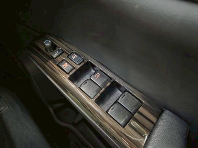 エルグランド 250ハイウェイスター ワンオーナー 純正ナビ フルセグTV Bluetooth バックカメラ フリップダウン LEDヘッドライト 両側パワスラ 純正18インチAW ハーフレザーシート クルコン ドラレコ スペアキー ETC(38枚目)