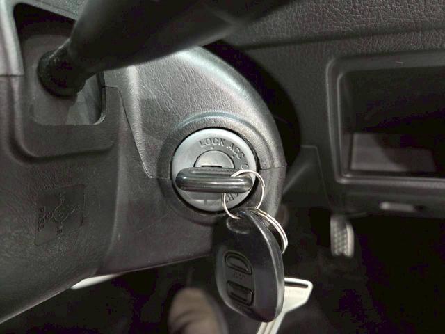 コペン 2ndアニバーサリーエディション 社外15インチアルミ 社外追加メーター HIDヘッドライト フォグランプ RECAROシート シートヒーター 純正オーディオ ドラレコ MOMOステア リモコンキー ETC車載器 ユーザー様直接仕入れ(34枚目)