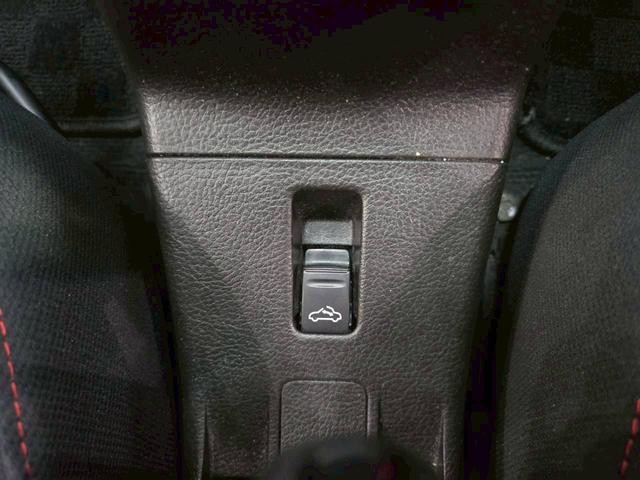 コペン 2ndアニバーサリーエディション 社外15インチアルミ 社外追加メーター HIDヘッドライト フォグランプ RECAROシート シートヒーター 純正オーディオ ドラレコ MOMOステア リモコンキー ETC車載器 ユーザー様直接仕入れ(44枚目)