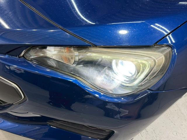 ＢＲＺ Ｒ　６速マニュアル　ショーワチューニングローダウンサス　ＢＢＳ製１６インチアルミ　Ｓｔｒａｄａナビ　フルセグＴＶ　Ｂｌｕｅｔｏｏｔｈ接続　ＨＩＤヘッドライト　革巻きステアリング　リモコンキー　スペアキー有（11枚目）