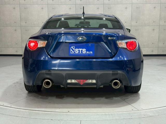 ＢＲＺ Ｒ　６速マニュアル　ショーワチューニングローダウンサス　ＢＢＳ製１６インチアルミ　Ｓｔｒａｄａナビ　フルセグＴＶ　Ｂｌｕｅｔｏｏｔｈ接続　ＨＩＤヘッドライト　革巻きステアリング　リモコンキー　スペアキー有（16枚目）