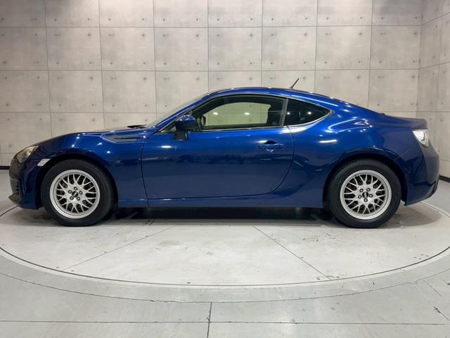 ＢＲＺ Ｒ　６速マニュアル　ショーワチューニングローダウンサス　ＢＢＳ製１６インチアルミ　Ｓｔｒａｄａナビ　フルセグＴＶ　Ｂｌｕｅｔｏｏｔｈ接続　ＨＩＤヘッドライト　革巻きステアリング　リモコンキー　スペアキー有（20枚目）