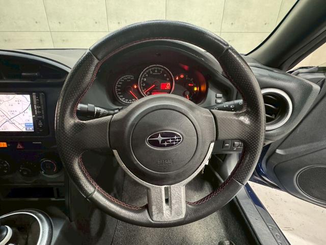 ＢＲＺ Ｒ　６速マニュアル　ショーワチューニングローダウンサス　ＢＢＳ製１６インチアルミ　Ｓｔｒａｄａナビ　フルセグＴＶ　Ｂｌｕｅｔｏｏｔｈ接続　ＨＩＤヘッドライト　革巻きステアリング　リモコンキー　スペアキー有（30枚目）