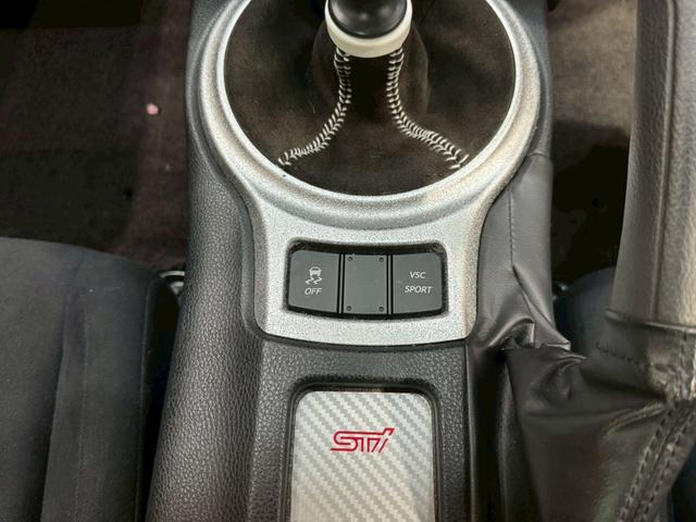 ＢＲＺ Ｒ　６速マニュアル　ショーワチューニングローダウンサス　ＢＢＳ製１６インチアルミ　Ｓｔｒａｄａナビ　フルセグＴＶ　Ｂｌｕｅｔｏｏｔｈ接続　ＨＩＤヘッドライト　革巻きステアリング　リモコンキー　スペアキー有（38枚目）