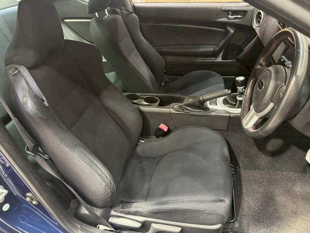 ＢＲＺ Ｒ　６速マニュアル　ショーワチューニングローダウンサス　ＢＢＳ製１６インチアルミ　Ｓｔｒａｄａナビ　フルセグＴＶ　Ｂｌｕｅｔｏｏｔｈ接続　ＨＩＤヘッドライト　革巻きステアリング　リモコンキー　スペアキー有（49枚目）