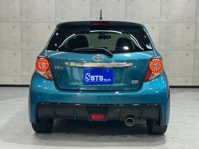 ヴィッツ ＲＳ　Ｇ’ｓ　５速マニュアル　Ｇｓ’純正サスペンション・１７インチアルミ　ＨＩＤヘッドライト　フォグランプ　オートライト　ＬＥＤ／ＢＥＡＭ　社外ナビ　電動格納ミラー　リモコンキー　ＥＴＣ車載器　実走行３．０万キロ台（16枚目）