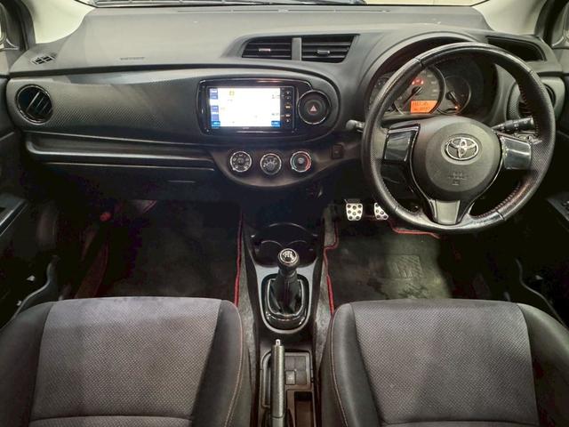 ヴィッツ ＲＳ　Ｇ’ｓ　５速マニュアル　Ｇｓ’純正サスペンション・１７インチアルミ　ＨＩＤヘッドライト　フォグランプ　オートライト　ＬＥＤ／ＢＥＡＭ　社外ナビ　電動格納ミラー　リモコンキー　ＥＴＣ車載器　実走行３．０万キロ台（25枚目）