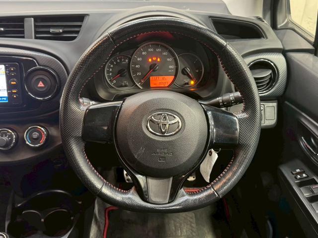 ヴィッツ ＲＳ　Ｇ’ｓ　５速マニュアル　Ｇｓ’純正サスペンション・１７インチアルミ　ＨＩＤヘッドライト　フォグランプ　オートライト　ＬＥＤ／ＢＥＡＭ　社外ナビ　電動格納ミラー　リモコンキー　ＥＴＣ車載器　実走行３．０万キロ台（28枚目）