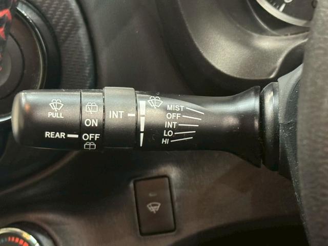 ヴィッツ ＲＳ　Ｇ’ｓ　５速マニュアル　Ｇｓ’純正サスペンション・１７インチアルミ　ＨＩＤヘッドライト　フォグランプ　オートライト　ＬＥＤ／ＢＥＡＭ　社外ナビ　電動格納ミラー　リモコンキー　ＥＴＣ車載器　実走行３．０万キロ台（29枚目）