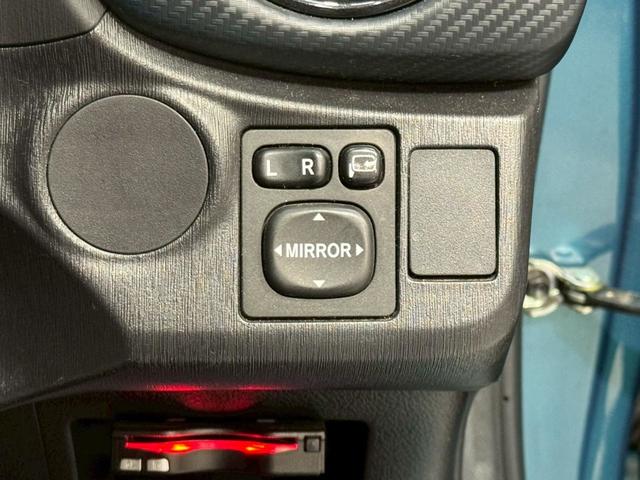 ヴィッツ ＲＳ　Ｇ’ｓ　５速マニュアル　Ｇｓ’純正サスペンション・１７インチアルミ　ＨＩＤヘッドライト　フォグランプ　オートライト　ＬＥＤ／ＢＥＡＭ　社外ナビ　電動格納ミラー　リモコンキー　ＥＴＣ車載器　実走行３．０万キロ台（31枚目）