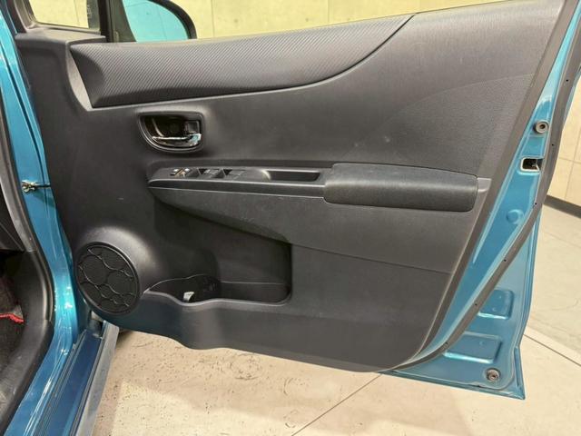 ヴィッツ ＲＳ　Ｇ’ｓ　５速マニュアル　Ｇｓ’純正サスペンション・１７インチアルミ　ＨＩＤヘッドライト　フォグランプ　オートライト　ＬＥＤ／ＢＥＡＭ　社外ナビ　電動格納ミラー　リモコンキー　ＥＴＣ車載器　実走行３．０万キロ台（33枚目）