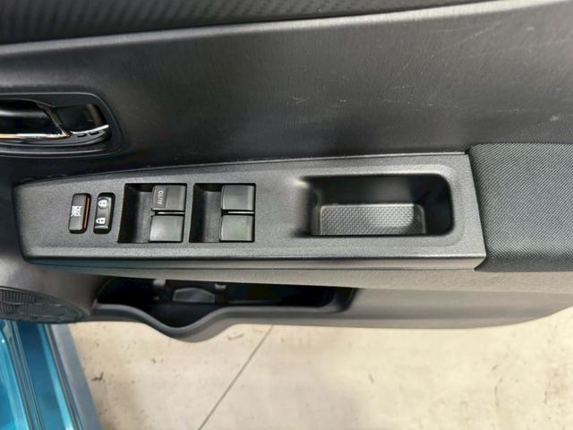 ヴィッツ ＲＳ　Ｇ’ｓ　５速マニュアル　Ｇｓ’純正サスペンション・１７インチアルミ　ＨＩＤヘッドライト　フォグランプ　オートライト　ＬＥＤ／ＢＥＡＭ　社外ナビ　電動格納ミラー　リモコンキー　ＥＴＣ車載器　実走行３．０万キロ台（34枚目）