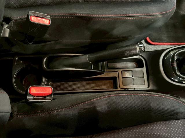 ヴィッツ ＲＳ　Ｇ’ｓ　５速マニュアル　Ｇｓ’純正サスペンション・１７インチアルミ　ＨＩＤヘッドライト　フォグランプ　オートライト　ＬＥＤ／ＢＥＡＭ　社外ナビ　電動格納ミラー　リモコンキー　ＥＴＣ車載器　実走行３．０万キロ台（43枚目）