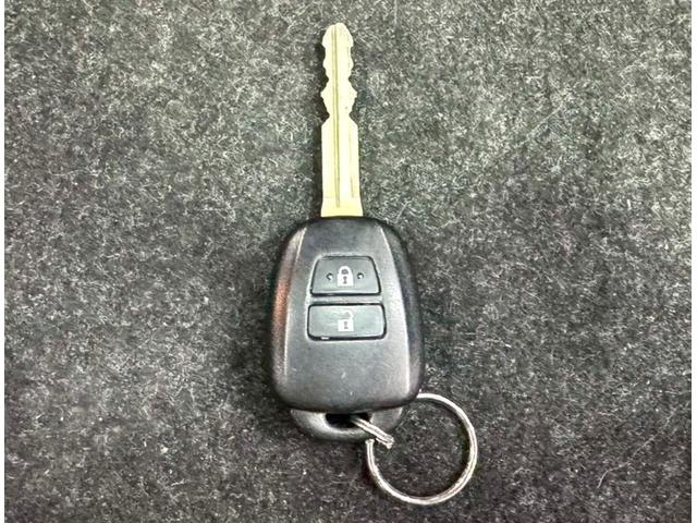 ヴィッツ ＲＳ　Ｇ’ｓ　５速マニュアル　Ｇｓ’純正サスペンション・１７インチアルミ　ＨＩＤヘッドライト　フォグランプ　オートライト　ＬＥＤ／ＢＥＡＭ　社外ナビ　電動格納ミラー　リモコンキー　ＥＴＣ車載器　実走行３．０万キロ台（69枚目）