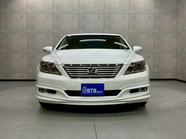 LS LS460 バージョンU Iパッケージ ムーンルーフ 社外エアロ マークレビンソン ベージュレザーシート パワーシート 全席シートヒーター&ベンチレーション 純正ナビ フルセグTV リアカメラ フリップダウン 純正19AW クルコン ETC(7枚目)