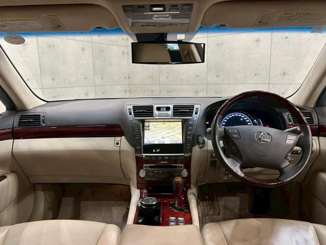 LS LS460 バージョンU Iパッケージ ムーンルーフ 社外エアロ マークレビンソン ベージュレザーシート パワーシート 全席シートヒーター&ベンチレーション 純正ナビ フルセグTV リアカメラ フリップダウン 純正19AW クルコン ETC(25枚目)