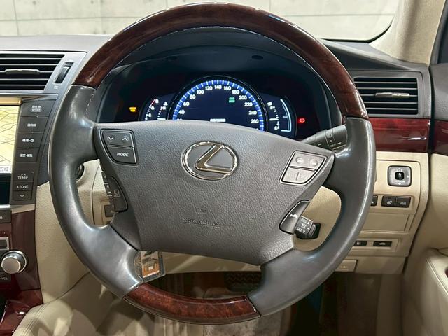 LS LS460 バージョンU Iパッケージ ムーンルーフ 社外エアロ マークレビンソン ベージュレザーシート パワーシート 全席シートヒーター&ベンチレーション 純正ナビ フルセグTV リアカメラ フリップダウン 純正19AW クルコン ETC(28枚目)