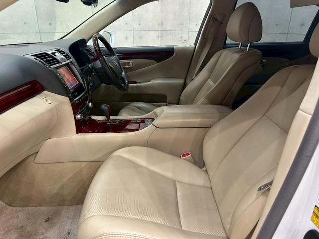 LS LS460 バージョンU Iパッケージ ムーンルーフ 社外エアロ マークレビンソン ベージュレザーシート パワーシート 全席シートヒーター&ベンチレーション 純正ナビ フルセグTV リアカメラ フリップダウン 純正19AW クルコン ETC(54枚目)