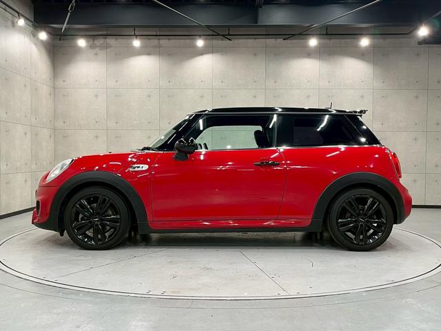 ＭＩＮＩ クーパーＳ　ＪＣＷパッケージ　ボンネットストライプ　リアスポイラー　ＨＩＤヘッドライト　フォグ　純正１７インチＡＷ　純正ナビ　ＢＴ接続　ハーフレザーシート　パドルシフト　ＨＵＤ　スペアキー　ＥＴＣ車載器（18枚目）
