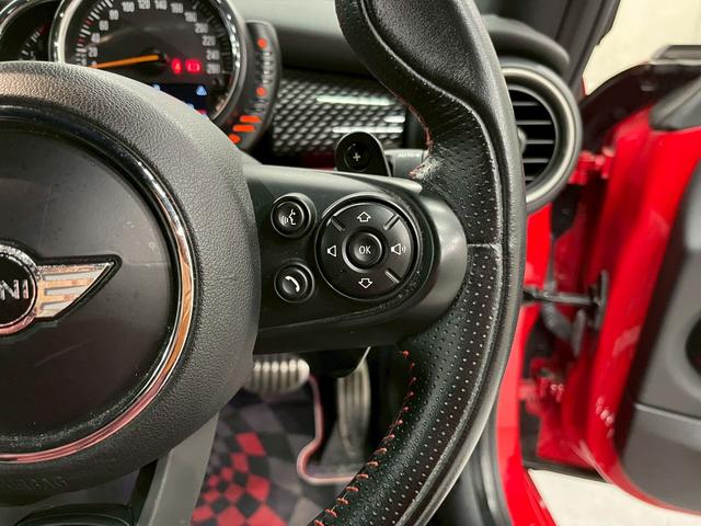 ＭＩＮＩ クーパーＳ　ＪＣＷパッケージ　ボンネットストライプ　リアスポイラー　ＨＩＤヘッドライト　フォグ　純正１７インチＡＷ　純正ナビ　ＢＴ接続　ハーフレザーシート　パドルシフト　ＨＵＤ　スペアキー　ＥＴＣ車載器（27枚目）