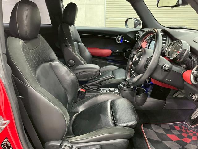 ＭＩＮＩ クーパーＳ　ＪＣＷパッケージ　ボンネットストライプ　リアスポイラー　ＨＩＤヘッドライト　フォグ　純正１７インチＡＷ　純正ナビ　ＢＴ接続　ハーフレザーシート　パドルシフト　ＨＵＤ　スペアキー　ＥＴＣ車載器（45枚目）